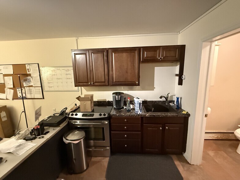 More Photos Of 9 Degnon Blvd, Bay Shore Office For Sale