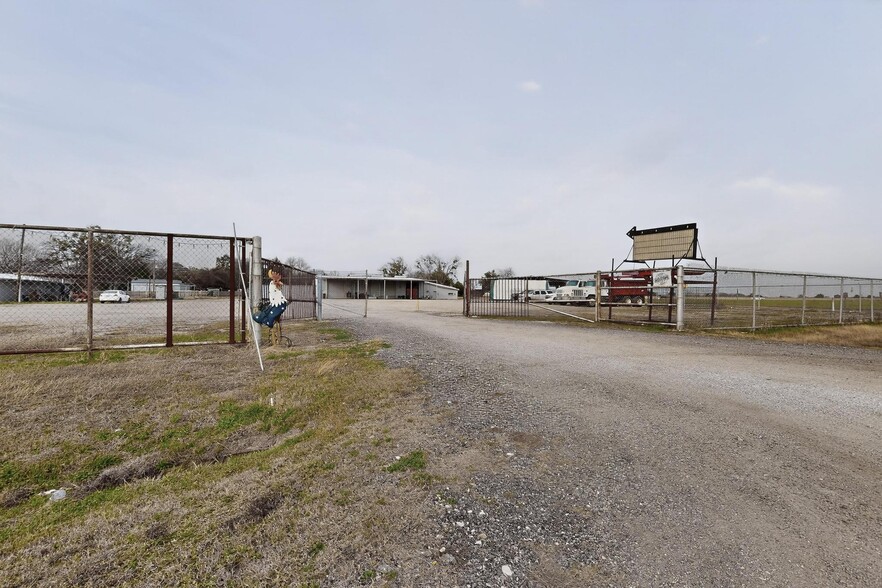 More Photos Of 700 E Main St, Richland Warehouse For Sale