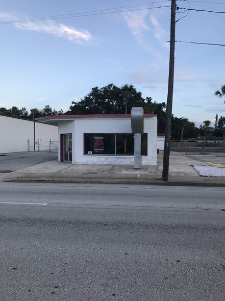More Photos Of 909 W International Speedway Blvd, Daytona Beach Freestanding For Sale