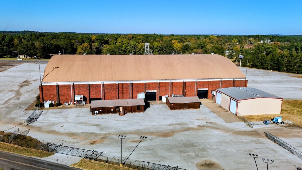 More Photos Of 10408 State Highway 64 E, Tyler Theater Concert Hall For Sale