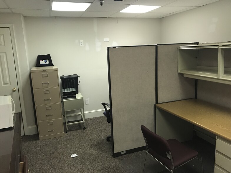 More Photos Of 20 E Market St, West Chester Office For Lease