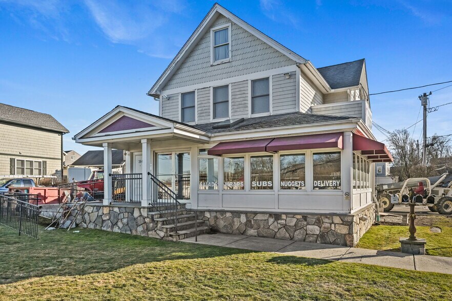 More Photos Of 364 W Putnam Ave, Greenwich Office For Lease