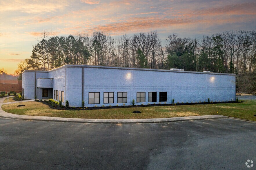 More Photos Of 3400 Latrobe Dr, Charlotte Flex For Sale