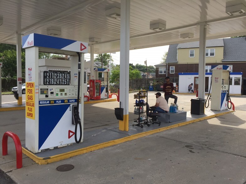 More Photos Of 95 US-46, Little Ferry Service Station For Sale