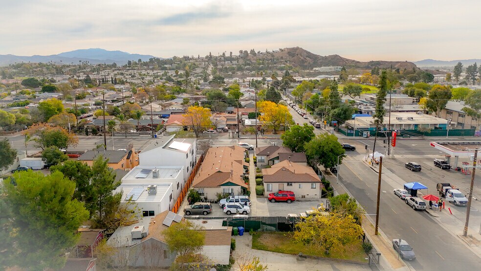 More Photos Of 12937 Van Nuys Blvd, Pacoima Apartments For Sale