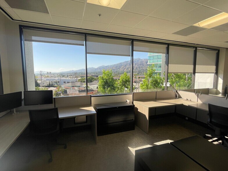 More Photos Of 700 N Central Ave, Glendale Office For Lease