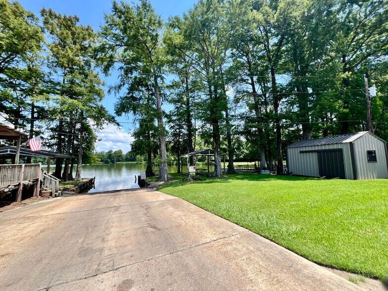 More Photos Of 1424 Fisherman Dr, Ferriday Hotel For Sale