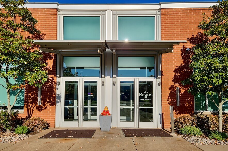 Primary Photo Of 50 Pennwood Pl, Warrendale Coworking Space