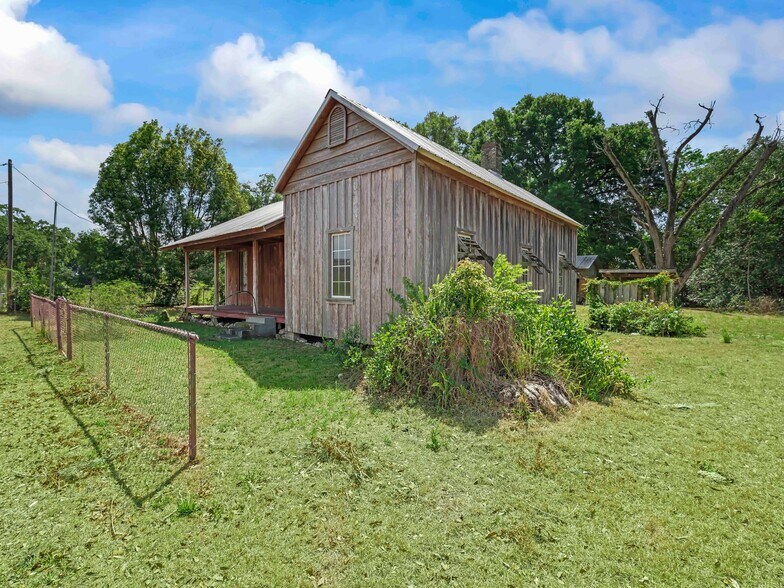 More Photos Of 4241 County Road 106, Oxford Office For Sale