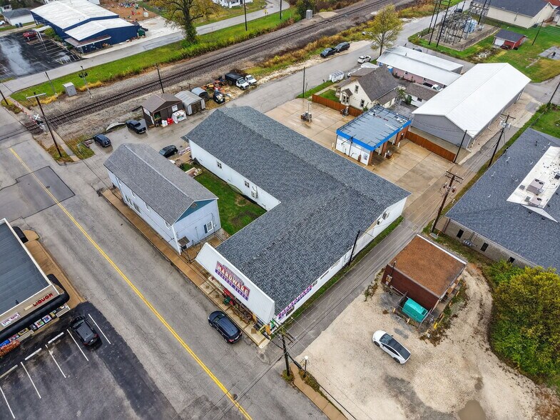 More Photos Of 103 W 2nd St N, Wright City General Retail For Sale