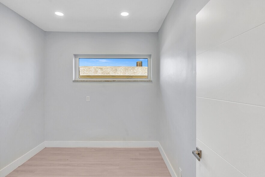 More Photos Of 6240-6244 Miramar Pky, Miramar Medical For Lease