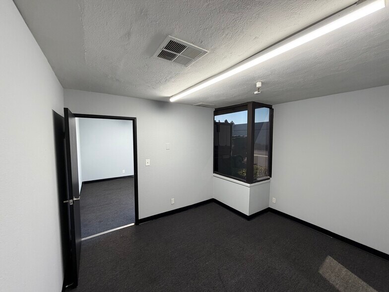 More Photos Of 11711 Coley River Cir, Fountain Valley Light Manufacturing For Lease