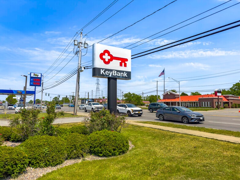More Photos Of 1930 Niagara Falls Blvd, Tonawanda Bank For Sale