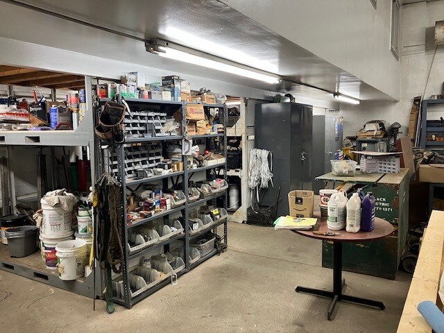 More Photos Of 1110 Island Ave, McKees Rocks Warehouse For Lease