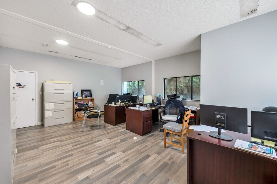 More Photos Of 6455 64 St, Delta Manufacturing For Sale