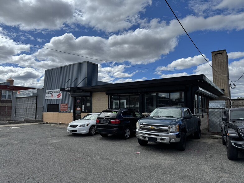 More Photos Of 648-658 E Erie Ave, Philadelphia Warehouse For Lease