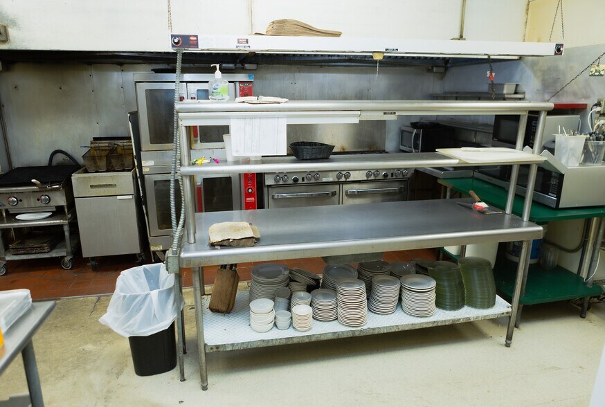 More Photos Of 605 N Main St, Evansville Restaurant For Sale