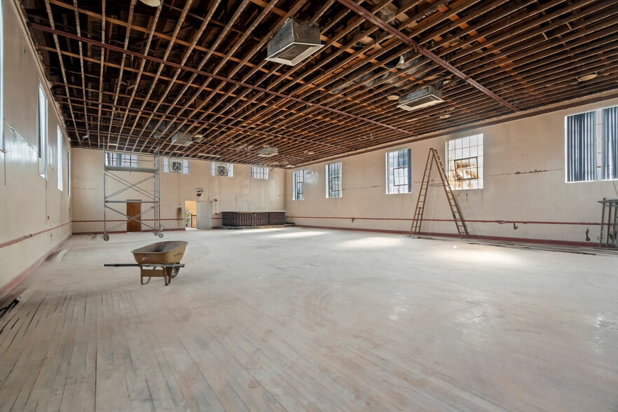 More Photos Of 54 Washington St, Middletown Office For Sale