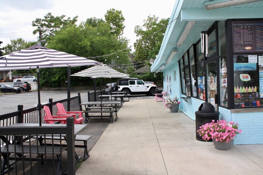 More Photos Of 67 Main St, Belleville Fast Food For Sale