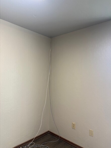 More Photos Of 410 S Eagle Ln, Oklahoma City Manufacturing For Lease