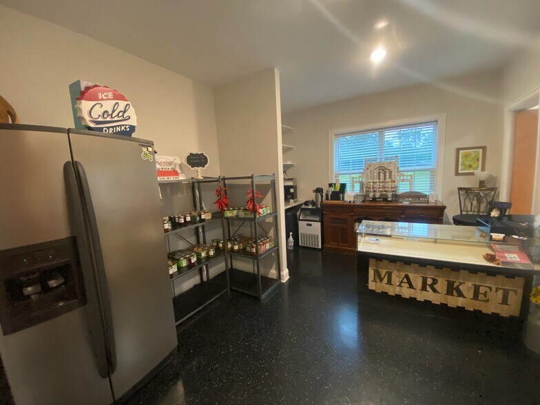 More Photos Of 15605 Parkway Drive, Hosston Religious Facility For Sale