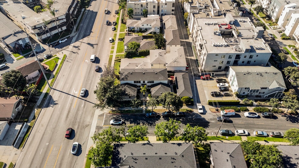 More Photos Of 5202 Knowlton St, Los Angeles Apartments For Sale