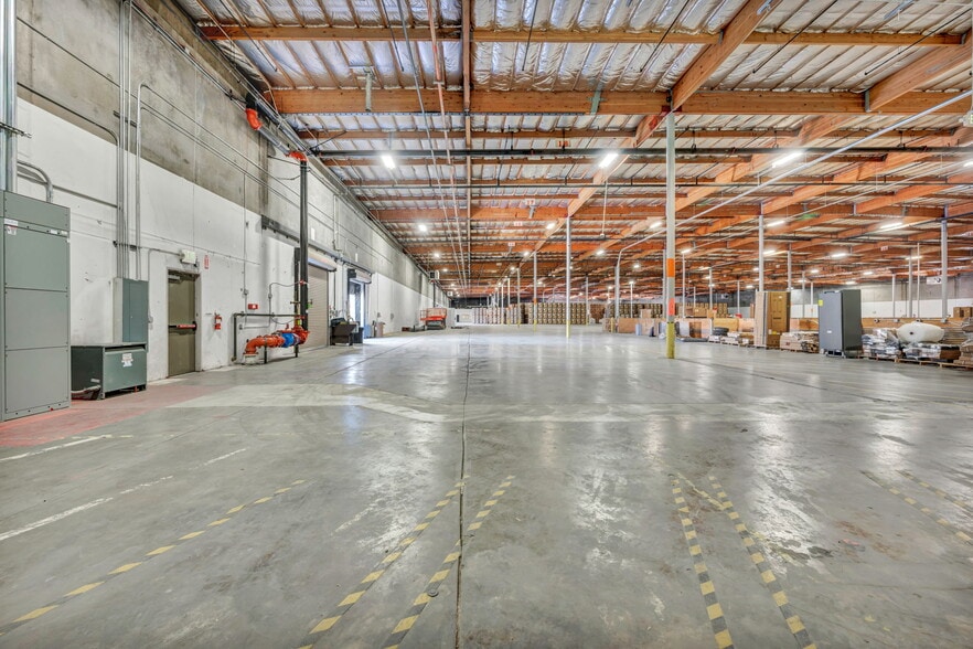 More Photos Of 400 E Parr Blvd, Reno Distribution For Lease