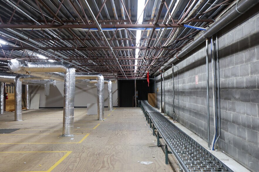 More Photos Of 3943 Highway 90, Pascagoula General Retail For Sale