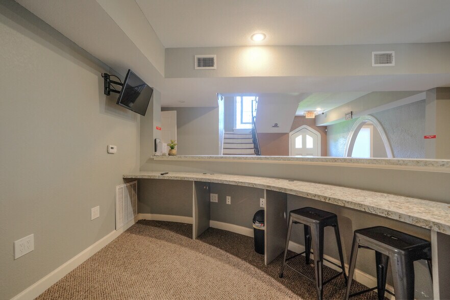 More Photos Of 2424 Southmore Blvd, Houston Medical For Lease