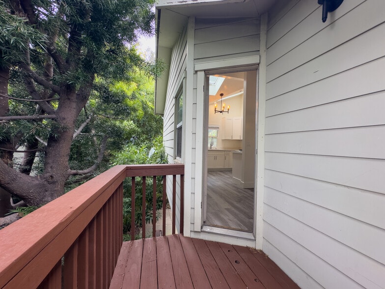 More Photos Of 534 Adams St, Albany Apartments For Sale