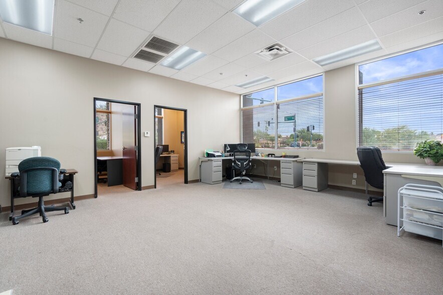 More Photos Of 1345 E Chandler Blvd, Phoenix Office For Lease