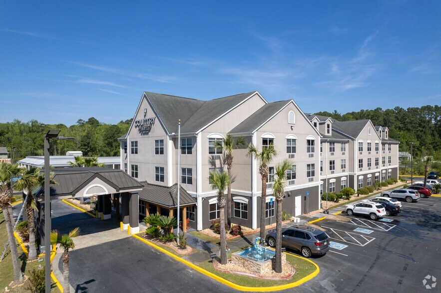 Primary Photo Of 742 E General Stewart Way, Hinesville Hotel For Sale