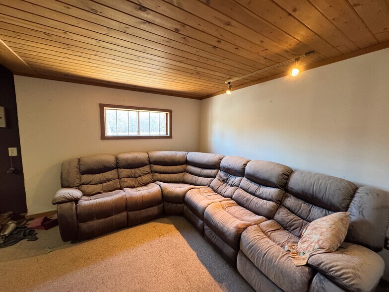 More Photos Of 2480 W Highway 63, Springbrook Warehouse For Sale