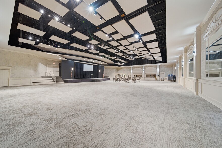 More Photos Of 7100 E 31st St, Tulsa Religious Facility For Sale