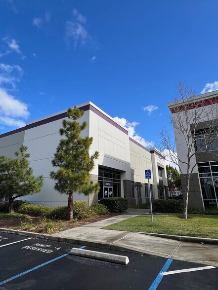 More Photos Of 35465-35475 Dumbarton Ct, Newark Research And Development For Sale