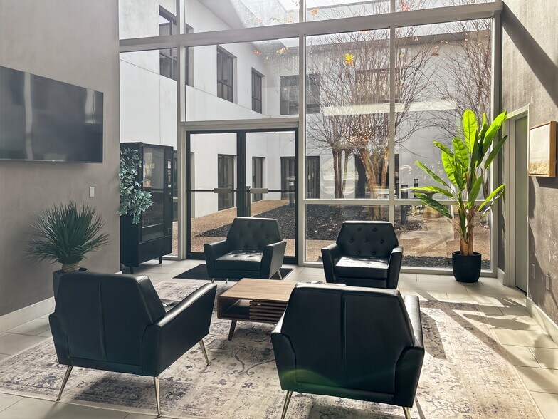 More Photos Of 4110 Southpoint Blvd, Jacksonville Coworking Space