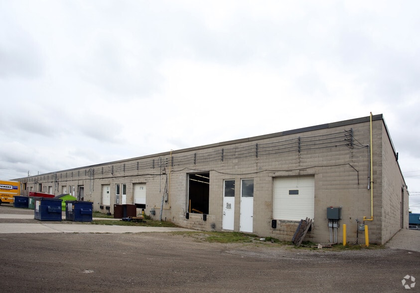 More Photos Of 225 Sheldon Dr, Cambridge Showroom For Lease