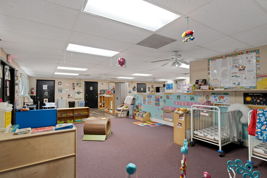 More Photos Of 639 NE 1st St, Crystal River Daycare Center For Sale