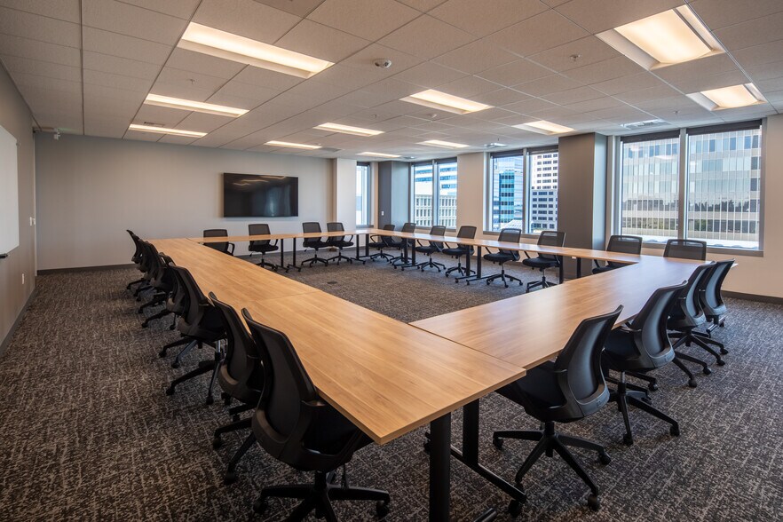 More Photos Of 621 Capitol Mall, Sacramento Office For Lease