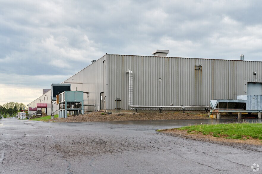 More Photos Of 465 Paul Rd, Rochester Manufacturing For Lease