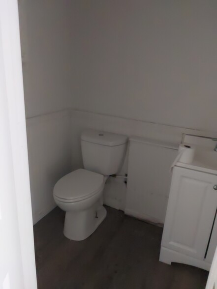 More Photos Of 2464 Winder Hwy, Dacula Storefront For Sale