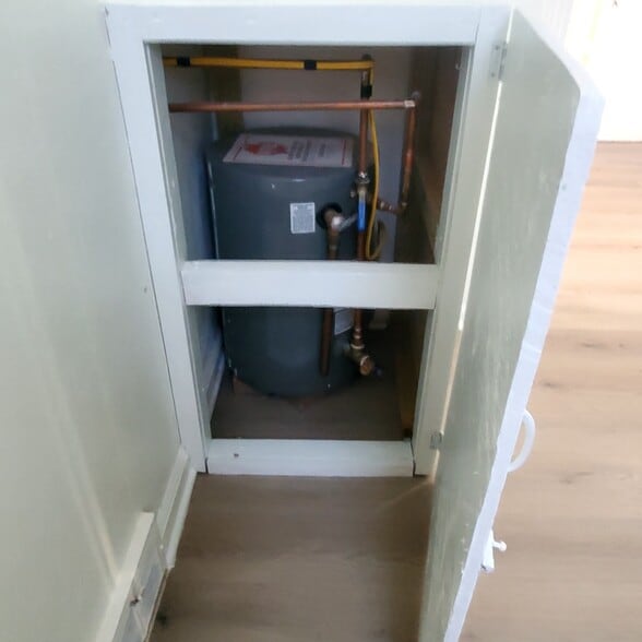 More Photos Of 2216 Macdade Blvd, Holmes Medical For Sale