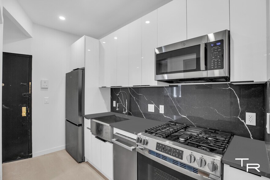 More Photos Of 103 Mosco St, New York Apartments For Sale