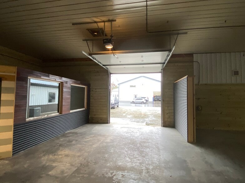 More Photos Of 405 Madison St, Rochester Light Distribution For Sale