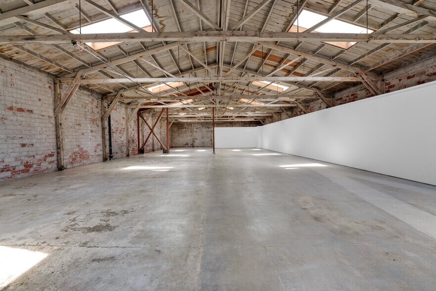 More Photos Of 2508-2510 Telegraph Ave, Oakland Storefront For Lease