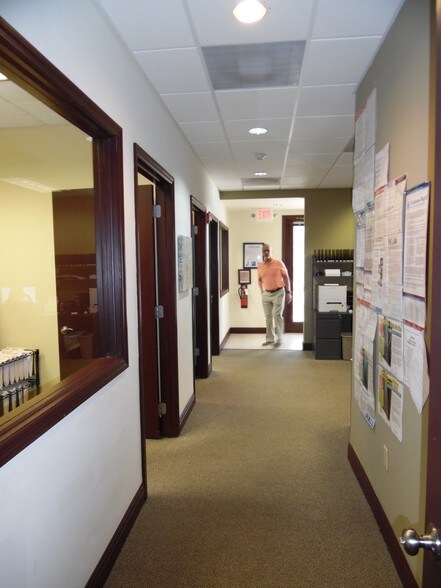 More Photos Of 6789 Southpoint Pky, Jacksonville Medical For Sale