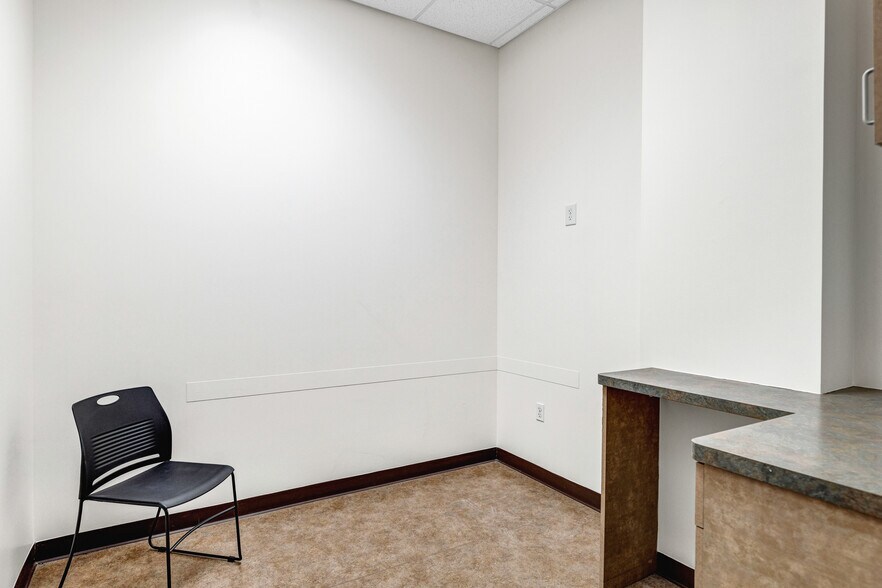 More Photos Of 15405 N 99th Ave, Sun City Medical For Lease