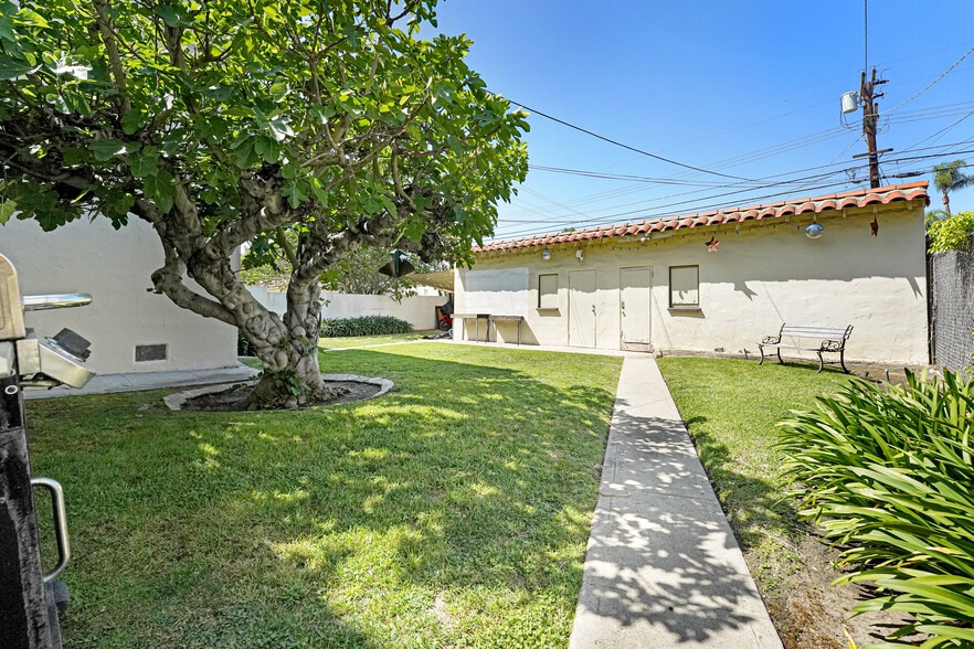 More Photos Of 1071 S Crescent Heights Blvd, Los Angeles Multifamily For Sale