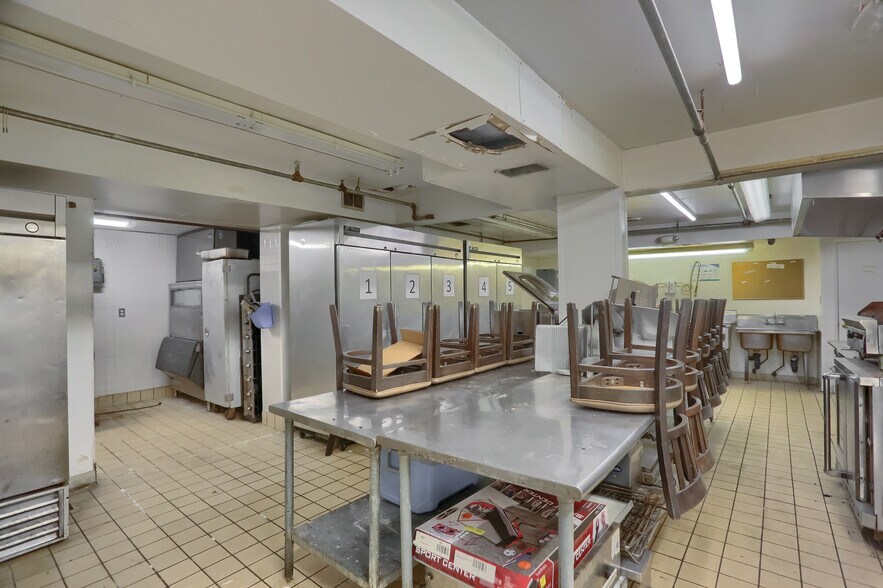 More Photos Of 634 Camp Horne Rd, Pittsburgh General Retail For Sale