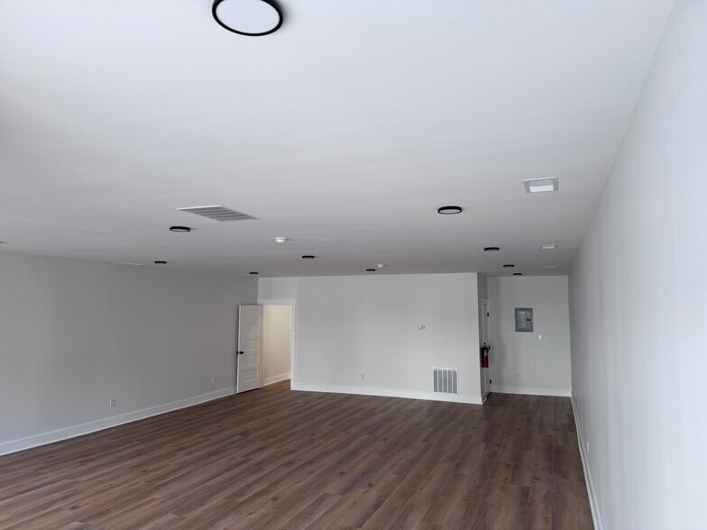 More Photos Of 118 McSween Ave, Newport Office For Sale